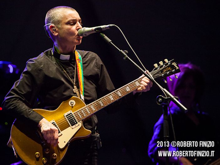 Sin&eacute;ad O&#039;Connor annuncia il nuovo album &lsquo;No Veteran Dies Alone&rsquo;