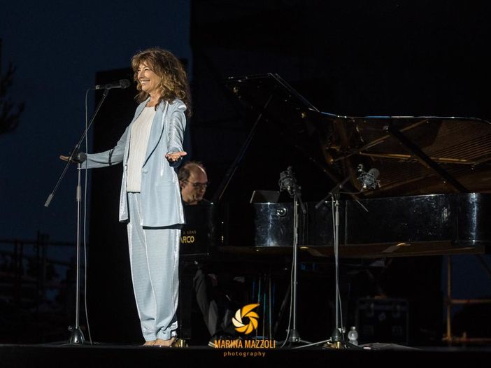 Alice torna in tour cantando Battiato: le date dei concerti Alice torna in tour cantando Battiato: le date dei concerti