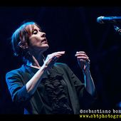 16 luglio 2014 - Pistoia Blues Festival - Piazza del Duomo - Pistoia - Suzanne Vega in concerto 16 luglio 2014 - Pistoia Blues Festival - Piazza del Duomo - Pistoia - Suzanne Vega in concerto