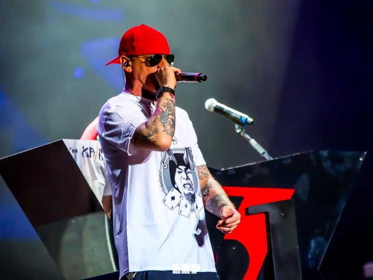 J-Ax, vent&apos;anni di rap&apos;n&apos;roll: l&apos;intervista di Rockol