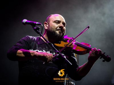 Danilo Sacco (Nomadi) diventa monaco buddista e si sposa