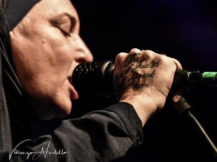 La figlia di Sinead O'Connor canta "Nothing Compares 2 U" La figlia di Sinead O'Connor canta "Nothing Compares 2 U"