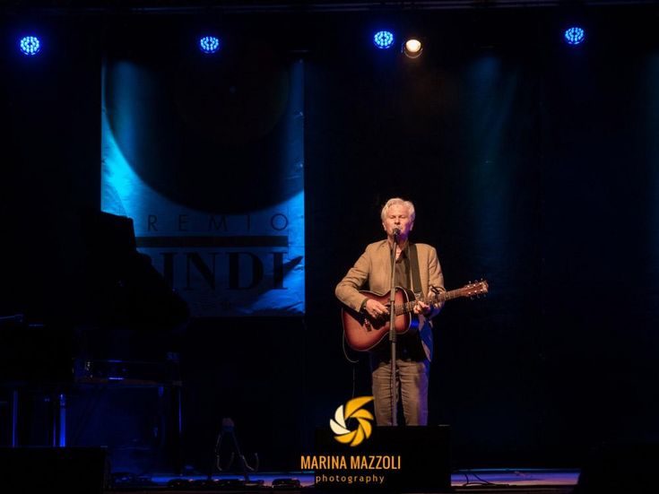 "Stelle" d'amore nel nuovo album di Ron