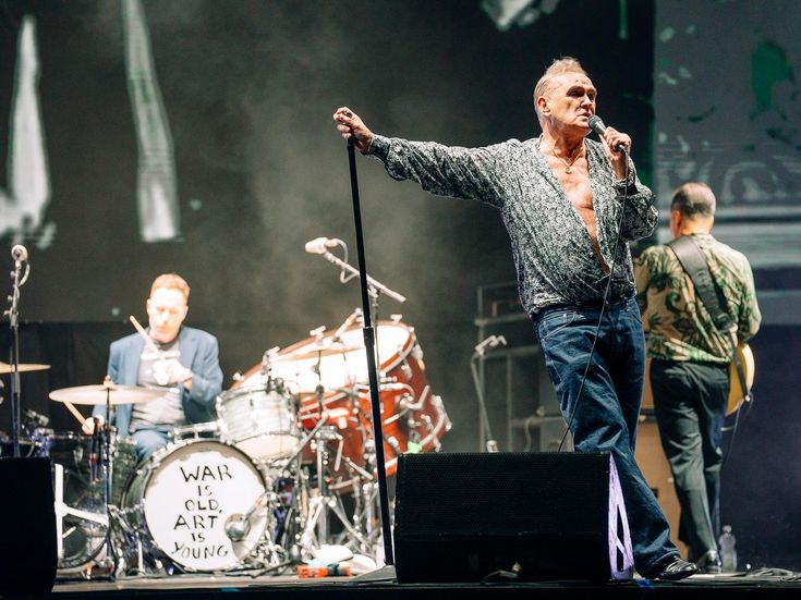 Morrissey: ecco il singolo &apos;World peace is none of your business&apos; - ascolta