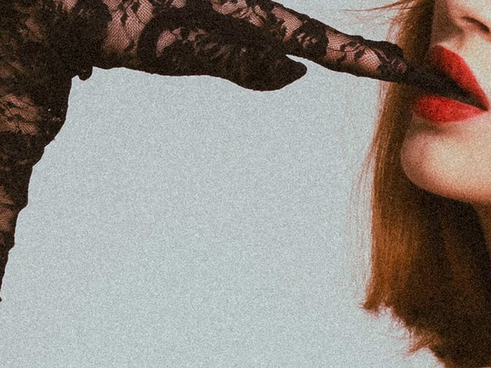 Caffellatte, un contrasto tra ritmi accattivanti e tematiche personali