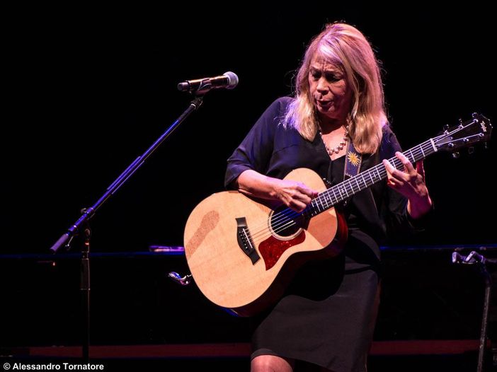 Rickie Lee Jones e gli standard: &ldquo;Canzoni travolgenti da cantare&rdquo;