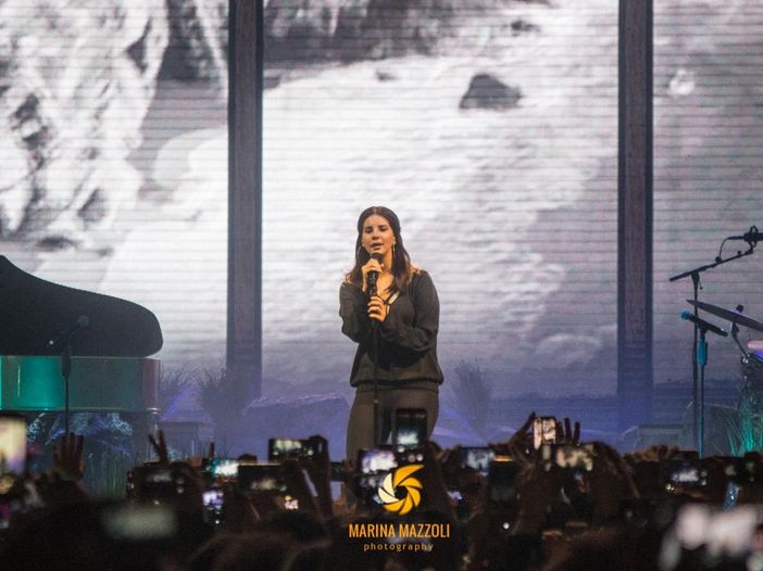 Lana Del Rey torna sul palco con un concerto &quot;segreto&quot; - VIDEO