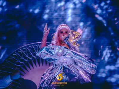 Christina Aguilera replica (in rap) a Eminem: lo scrivono &apos;Corriere&apos; e &apos;Repubblica&apos;, ma non è la vera Aguilera