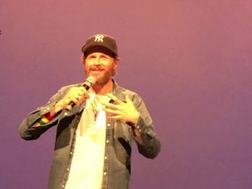 Jovanotti - racconta il tour sulle spiagge, il &quot;Jova Beach Party&quot;