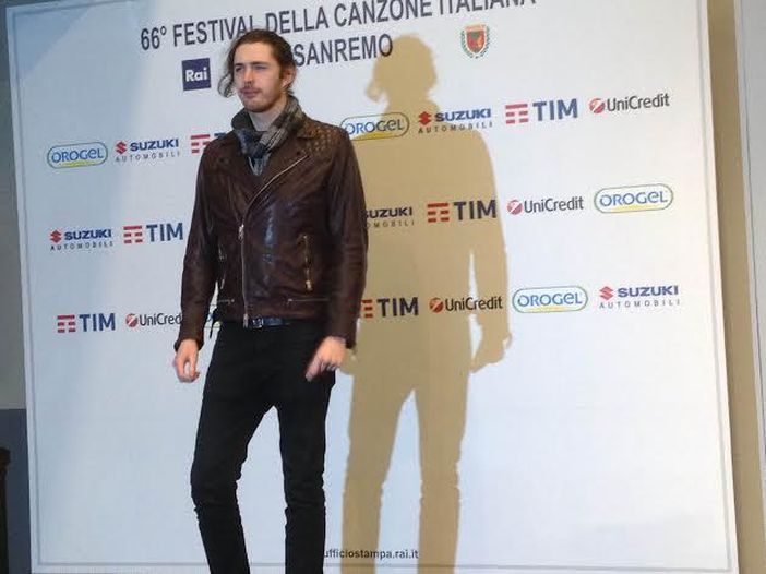 Sanremo 2016: Hozier in sala stampa presenta &#039;Cherry wine&#039;, nuovo singolo sul femminicidio: &#039;Musica e impegno sociale possono andare sottobraccio&#039;