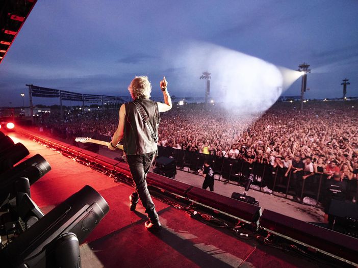 Ligabue, viaggio al termine della notte di certe notti