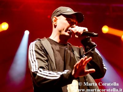 Fabri Fibra contro Valerio Scanu