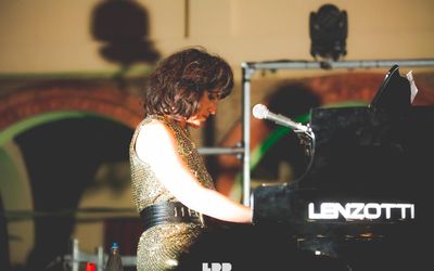 19 giugno 2019 - Botanique - Bologna - Joan As Police Woman in concerto