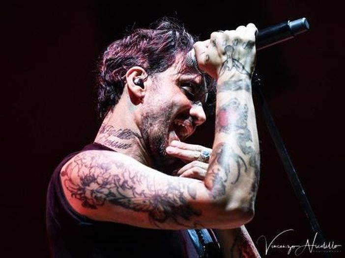 Sanremo: a Fabrizio Moro il Premio della Critica e il Premio Radio-TV