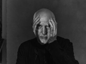 Peter Gabriel e Annie Lennox nel cast del concerto 46664