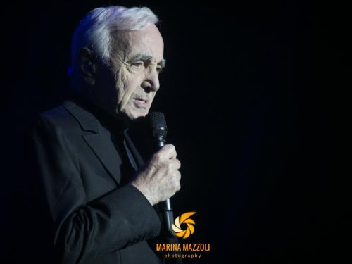 Aznavour incontra Barroso (CE): 'Estendiamo la durata dei copyright'
