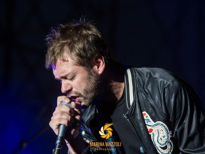 Kasabian, l’ex frontman Tom Meighan rompe il silenzio Kasabian, l’ex frontman Tom Meighan rompe il silenzio
