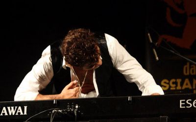 17 Luglio 2010 - Dallo Sciamano allo Showman - Edolo (Bs) - Francesco Baccini in concerto