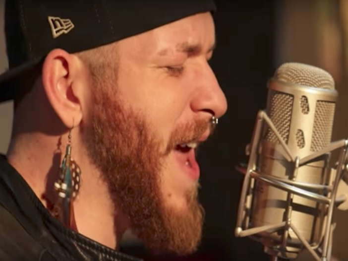 Nicola Cavallaro quarto nella finale francese di The Voice Nicola Cavallaro quarto nella finale francese di The Voice
