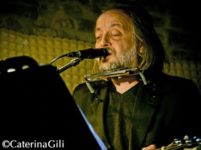 Cesare Basile presenta &apos;Gran calavera elettrica&apos;, dove il folk si fa elettrico