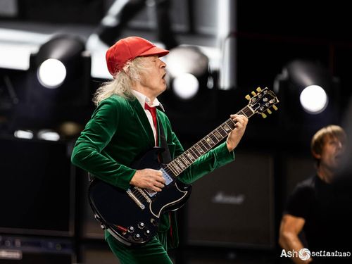 AC/DC finalmente in vendita on-line: ma non con iTunes 