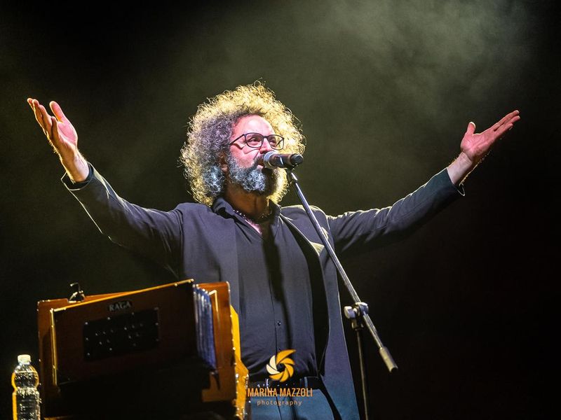 21 aprile 2023 - Politeama Genovese - Genova - Simone Cristicchi e Amara in concerto