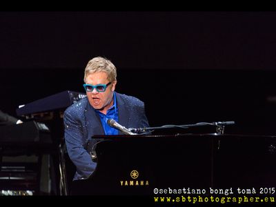 La BMI premia Elton John, Lily Allen e Sting