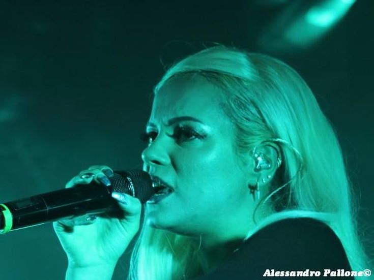 Lily Allen:  il nuovo album uscirà a marzo 2014