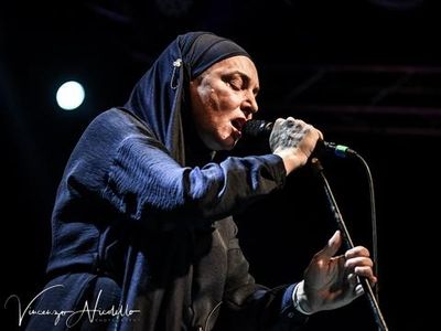 Sinead O&apos; Connor, futura sposa, critica Morissette e socie: «E voi sareste aggressive?»