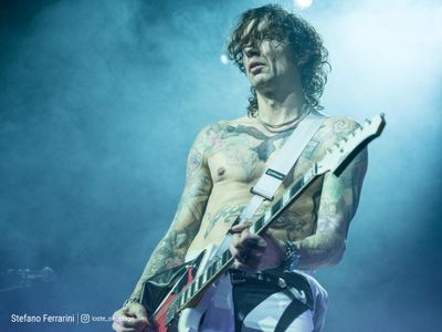 La fine dei Darkness? Cantante in riabilitazione, contratto in dubbio