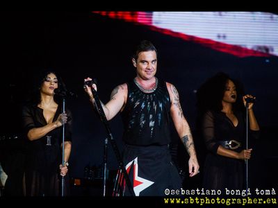Robbie Williams: questa sera nei cinema in diretta il concerto di Tallin