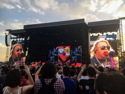 Carling festival, ultim’ora: fiamme nella notte, scontri con la polizia