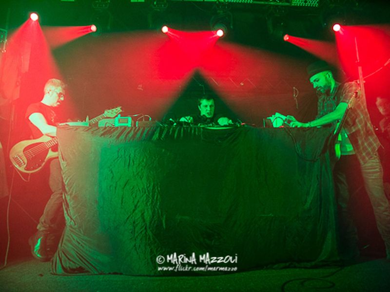 8 febbraio 2014 - Csa Pinelli - Genova - Motel Connection in concerto