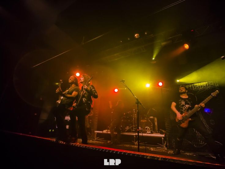 Gli Angra trovano nuovo cantante e batterista