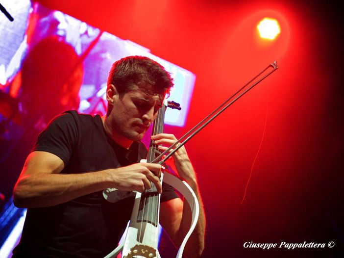 Concerti, 2Cellos: unica data italiana per il 2017 il 30 marzo a Milano Concerti, 2Cellos: unica data italiana per il 2017 il 30 marzo a Milano