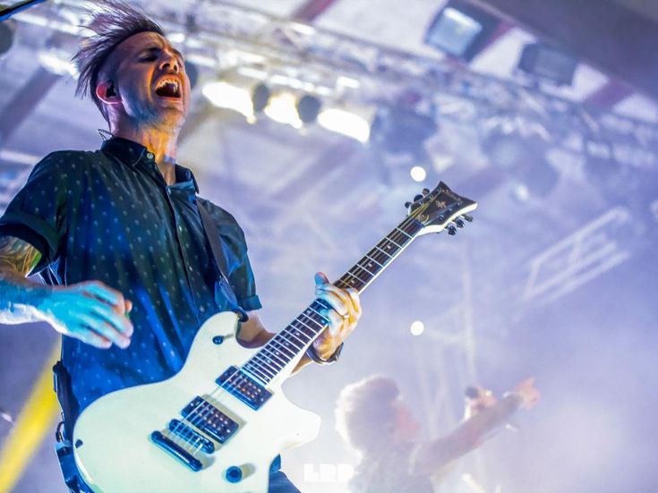 Papa Roach, ascolta in anteprima "F.E.A.R." su Deezer