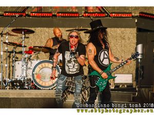 Guns N&apos; Roses