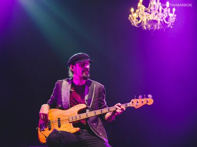 Piazzamento top per Le Vibrazioni: &apos;Ma il singolo nei negozi costa troppo&apos; 