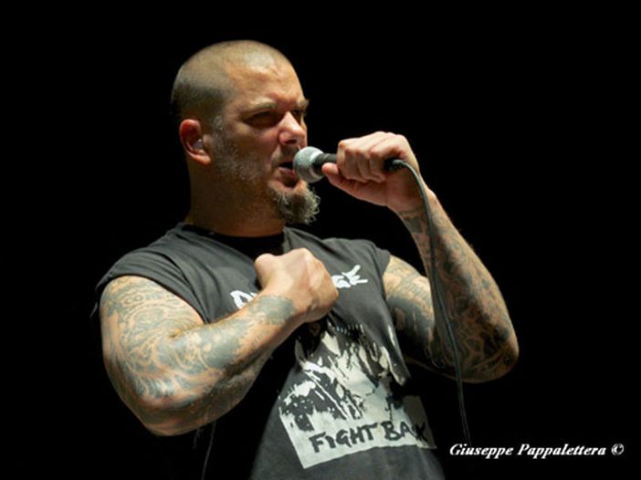 Phil Anselmo: tutti i suoi guai (alcuni cercati con incredibile pervicacia) Phil Anselmo: tutti i suoi guai (alcuni cercati con incredibile pervicacia)