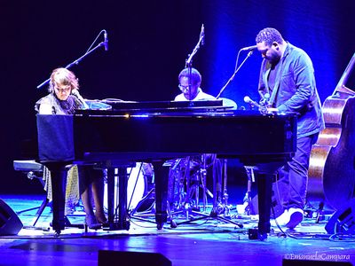 Nuove classifiche UK: Norah Jones batte McCartney, Gates le Mis-Teeq