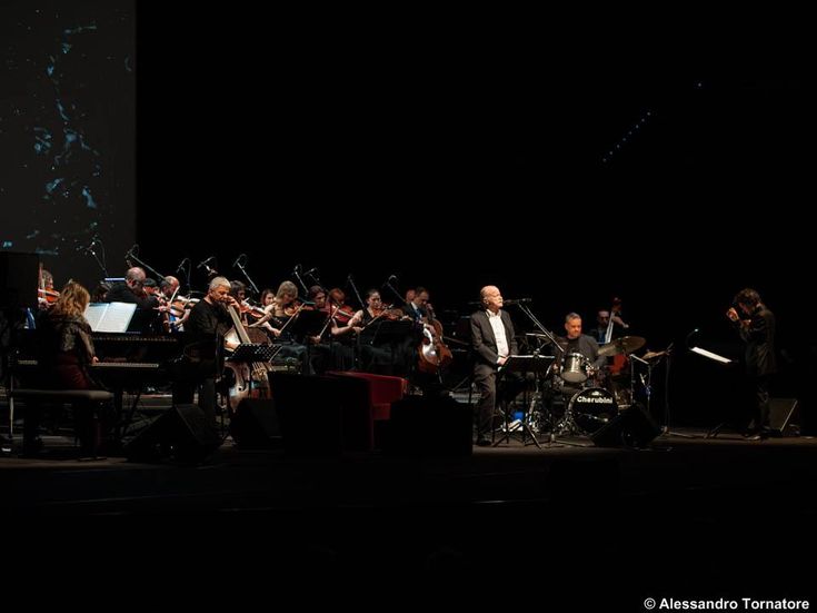 Gino Paoli: &apos;Carla Bruni canta meglio di Mina&quot;