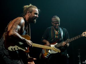 Time Square feat. Xavier Rudd: &apos;Follow the sun&apos; (Time) nel mondo con Universal