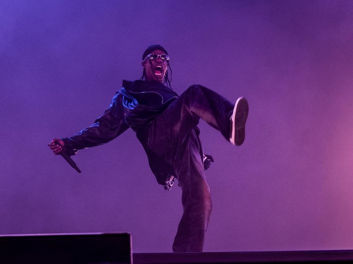 Travis Scott agli I-Days: in 80mila a saltare sotto la pioggia Travis Scott agli I-Days: in 80mila a saltare sotto la pioggia