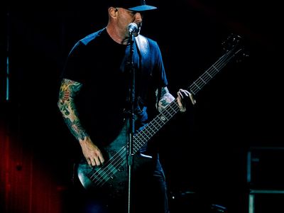 Nickelback, 'Here and now': 'Una scarica rock dedicata a chi ci definisce pop'