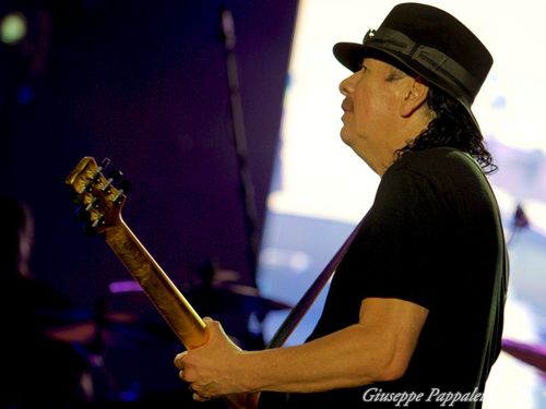 Grammy: Santana torna a casa con otto premi