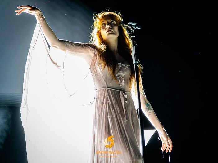 Florence + The Machine e il rito della sacerdotessa laica Florence + The Machine e il rito della sacerdotessa laica
