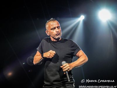 Eros, concerti e parole: &apos;Canterei volentieri con Carmen Consoli&apos;