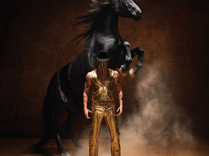 Il cantante mascherato: ecco chi è Orville Peck Il cantante mascherato: ecco chi è Orville Peck