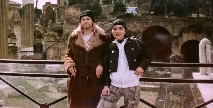 https://images.rockol.it/S96Qgho_tiAk2Zo57sTaF8lyiRo=/700x0/smart/rockol-img/img/foto/upload/07-cobainefan-roma.jpg