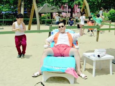 UK, la canzone più eseguita al karaoke a Capodanno è stata &apos;Gangnam style&apos;